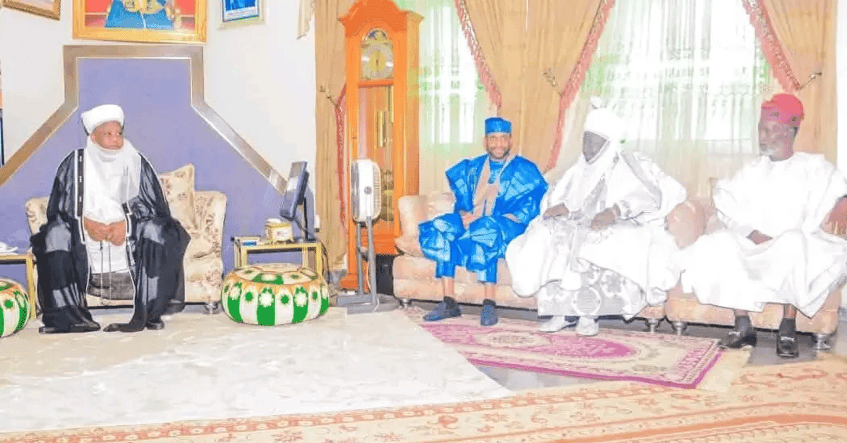 Kano delegation paying respects at Sultan's palace in Sokoto